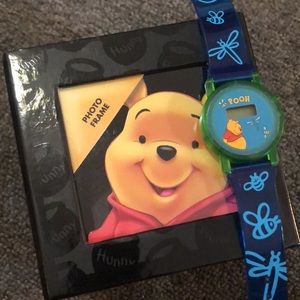 Disney Winnie the Pooh kids watch with original photo frame box